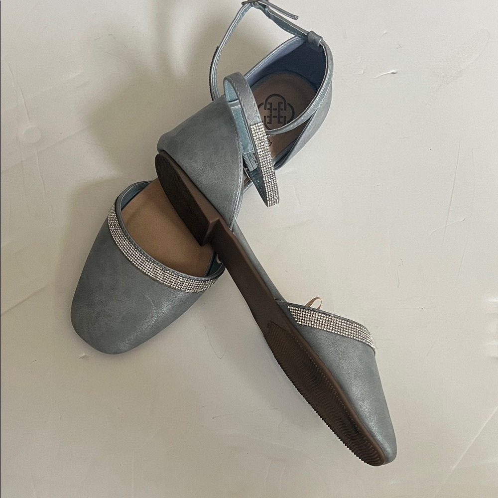 Daisy Fuentes Faux Leather Light Blue Women's Toe In Flats w/Rhinestone Straps